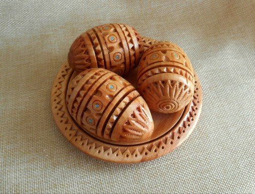 Set carved wooden easter eggs - carved,